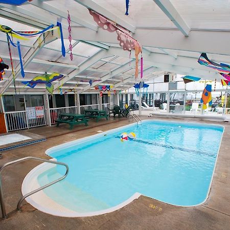 Crest Motel Олд-Орчард-Бич Экстерьер фото